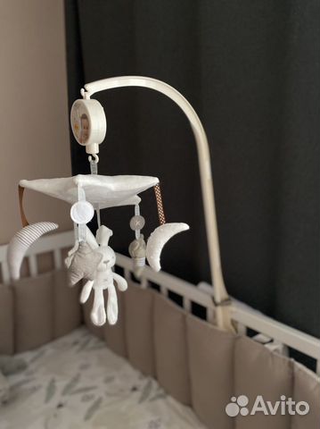 Музыкальный мобиль в детскую кроватку и игрушка