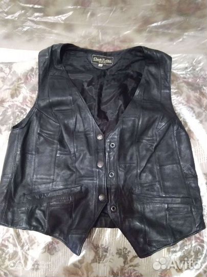 Кожаная жилетка