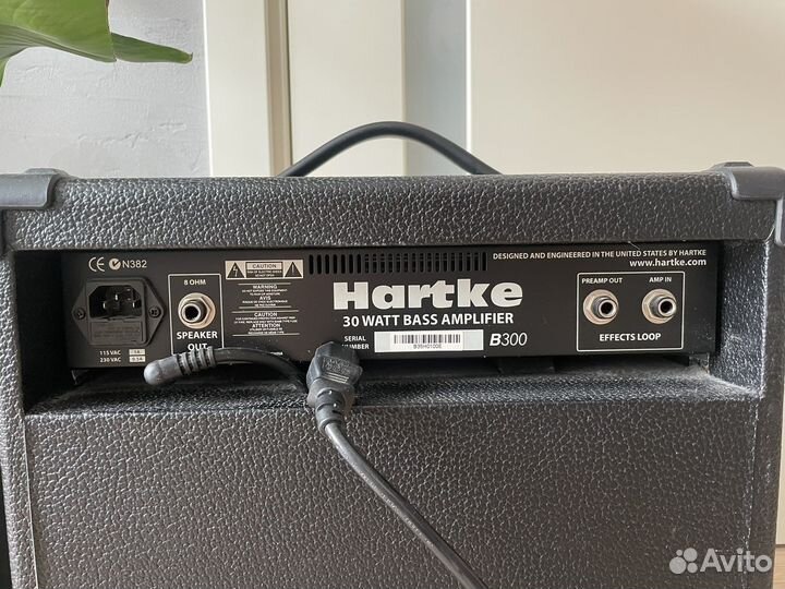 Басовый комбоусилитель