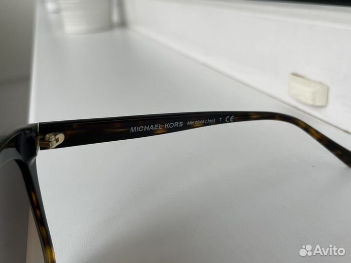 Солнечные очки Michael Kors