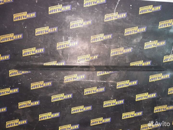 Уплотнитель стекла двери Рено Логан