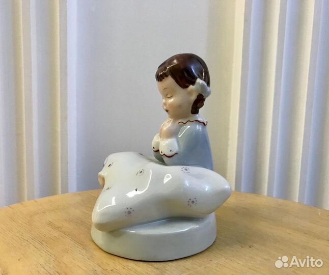 Статуэтка фарфоровая Royal Dux Чехословакия