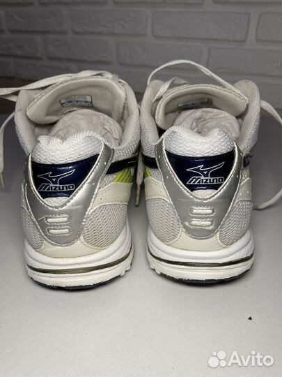 Кроссовки Mizuno