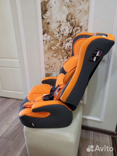 Новое автокресло 2в1 9-36 кг, 1-12 лет
