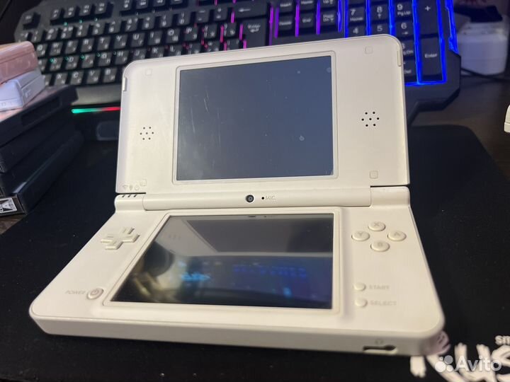 Nintendo DSi LL