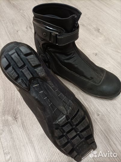 Лыжные ботинки коньковые Tisa