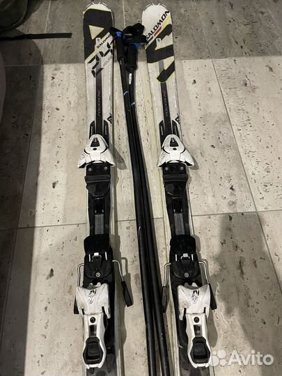 Горные лыжи и палки