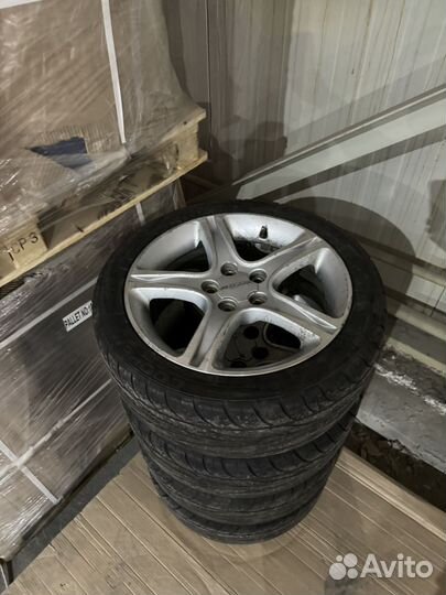 Accelera PHI 215/45 R17