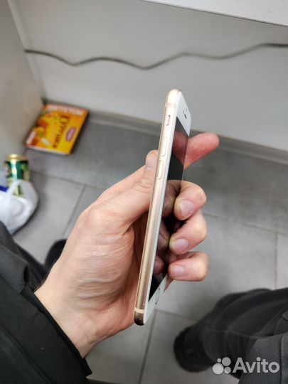 iPhone 8, 64 ГБ