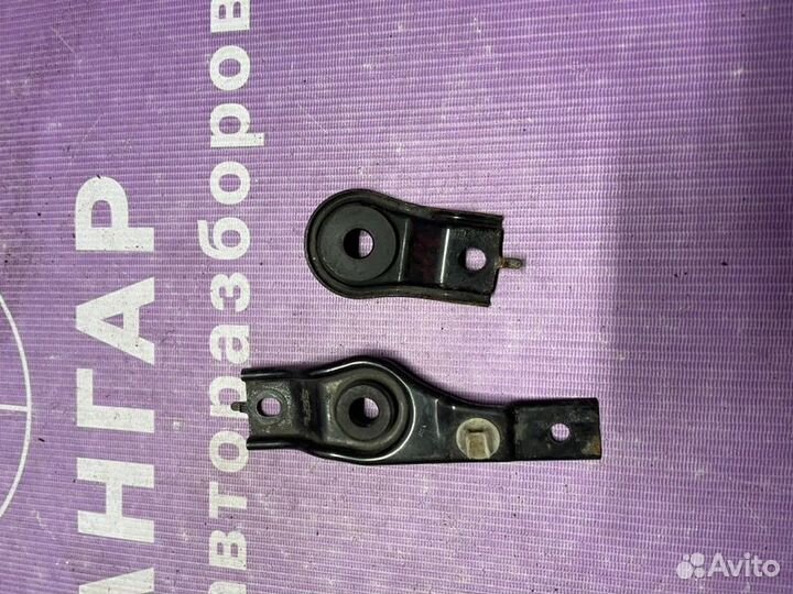 Крепления радиатора Honda Accord 7 CL9 K24A3 2006