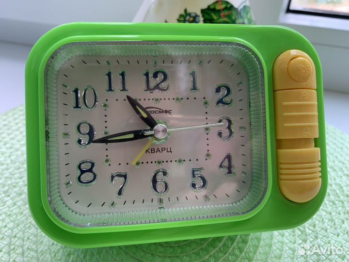 Будильник: Модель - “Кварцевые «Космос» 2033