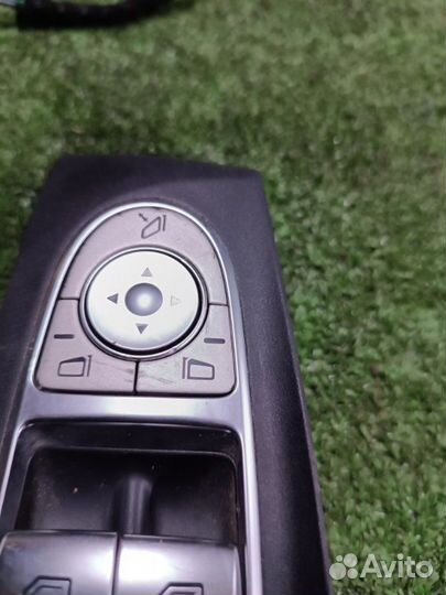 Блок управления стеклоподъемниками передний левый