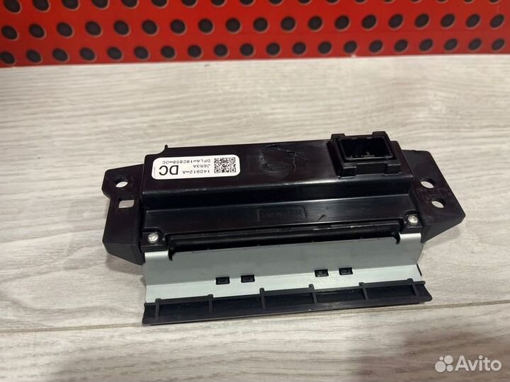 Информационный дисплей Land Rover Range Rover