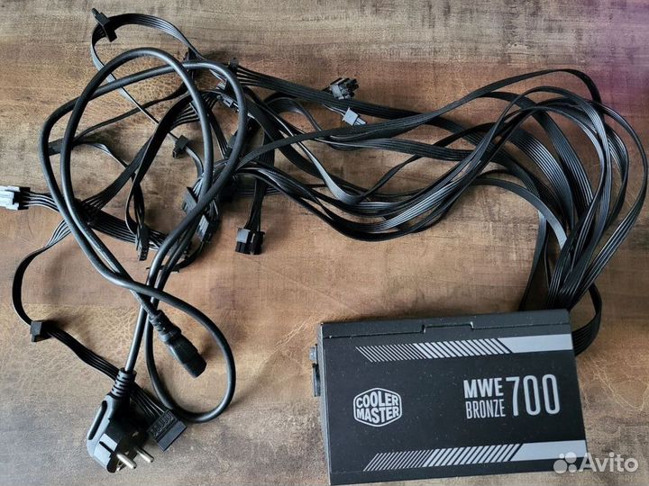 Блок питания Cooler Master MWE Bronze 700W