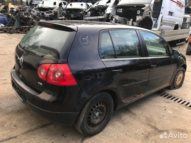 Разбор на запчасти Volkswagen Golf 5