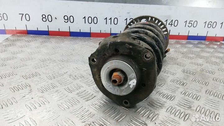 Стойка амортизатора переднего правого Skoda Fabia