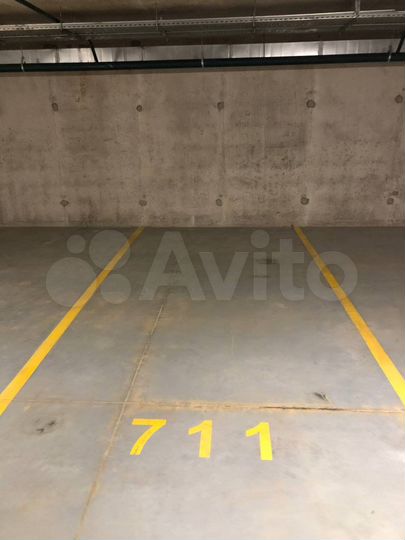 Машиноместо, 13 м²