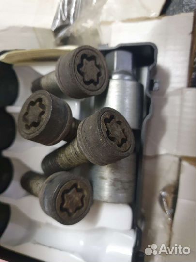 Секретные болты Farad на колеса 14х1.5