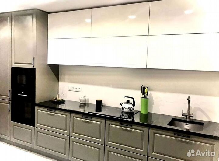 Прямая в потолок кухня на заказ