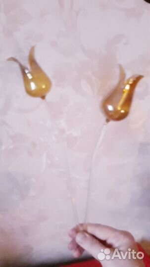 Тюльпаны из цветного стекла