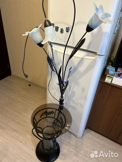 Торшер со столиком