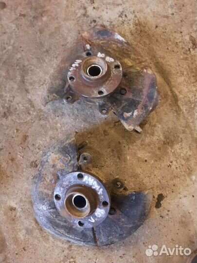 Кулак поворотный audi 80 В3 В4