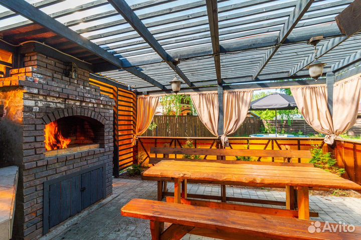 Загородный дом с бассейном