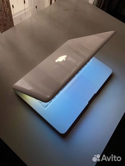 Apple MacBook 13’ mc516rs mid 2010 ssd