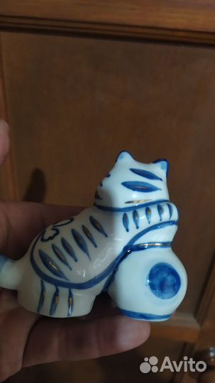 Фарфоровый кот