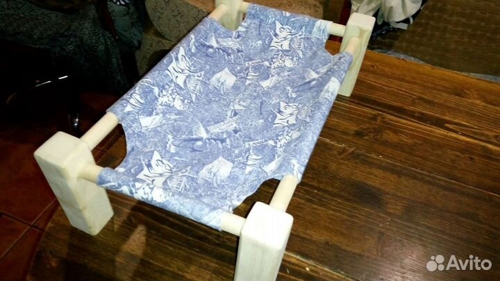 Лежанка-кроватка для кошек и маленьких собачек