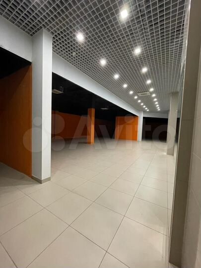Помещение в торговом центре, 517 м²