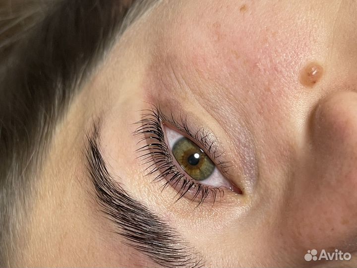 Коррекция и окрашивание бровей