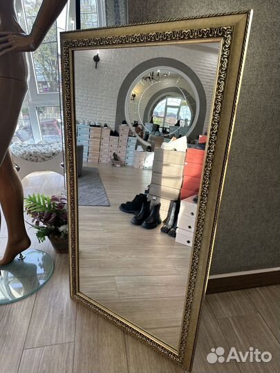 Зеркало в рамке