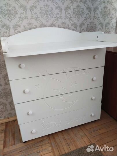 Детская кроватка с маятником и ящиком+комод