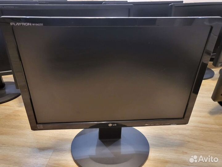 Монитор LG flatron W1942SE