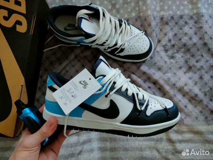 Nike SB Dunk Low Pro