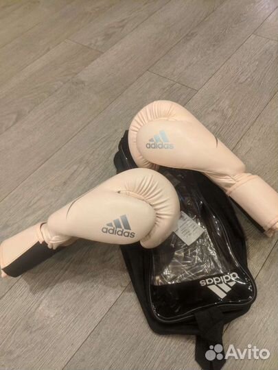 Боксерские перчатки Adidas Speed 50 12oz