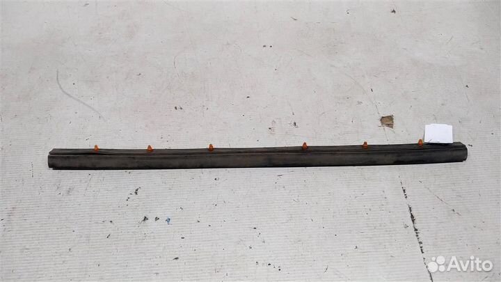 Резинка с капота Lifan Breez 07-14г