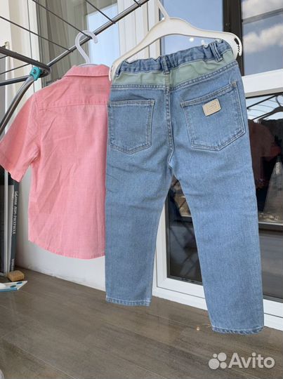 Рубашка и джинсы