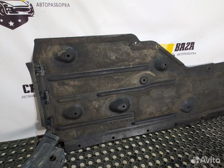 Защита днища правая R BMW X1