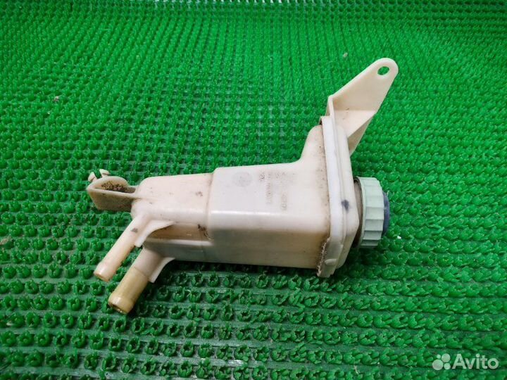 Бачок гидроусилителя Volkswagen Passat B5 2000