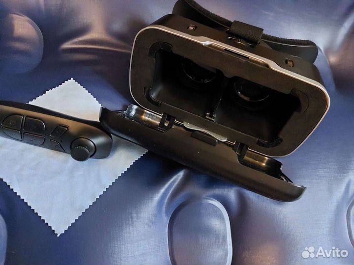 Очки виртуальной реальности с пультом