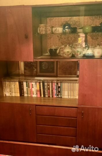 Отдам бесплатно шкаф сервант