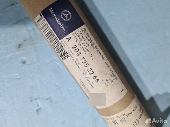 Молдинг стекла передний правый Mercedes-Benz