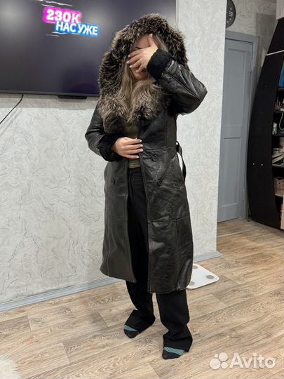 Дубленка натуральная женская с капюшоном