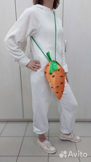 Костюм зайца с морковкой