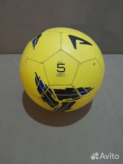 Футбольный мяч Demix