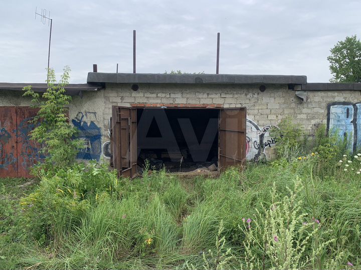 Гараж, > 30 м²