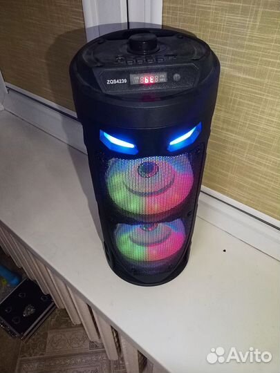 Переносная музыкальная колонка