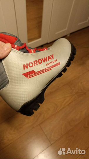 Лыжные ботинки